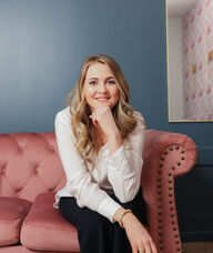 Book an Appointment with Samantha Abbott for Consultations